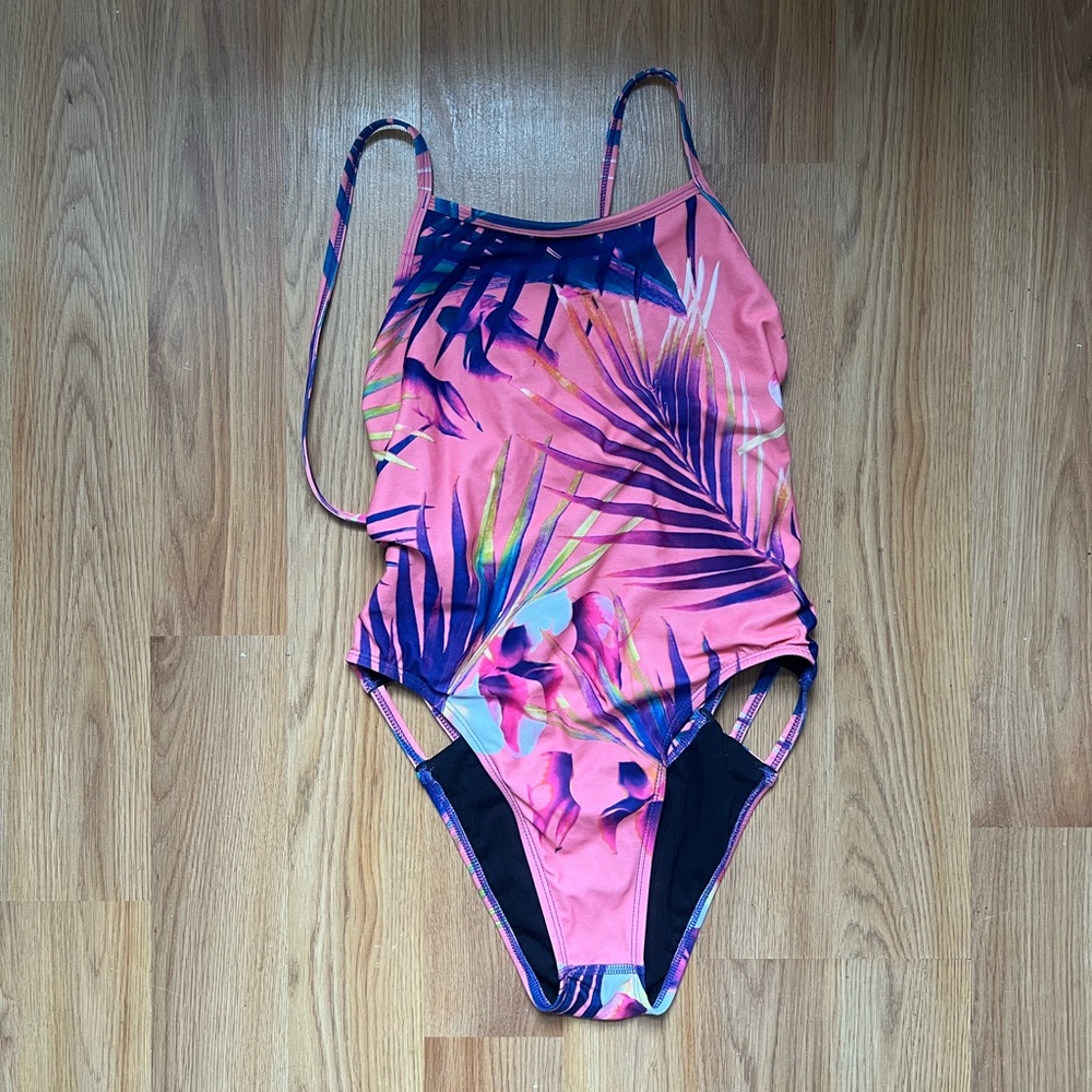 Jolyn Nico 3 Swimsuit | Used | Size 32 (Athletic fit)